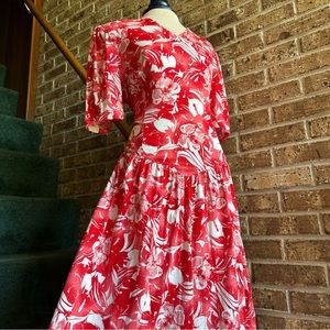 VTG 80s NWT Retro Red & White Floral Print Low Back Basque Waist Dress